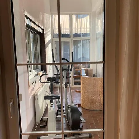 Urisee Apartment